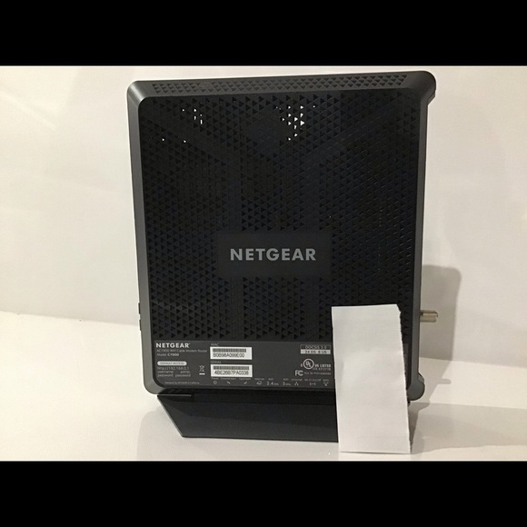 NETGEAR Nighthawk DOCSIS 3.0 1.9Gbps Two-in-one Cable Modem + WiFi Router C7000 - Picture 6 of 6